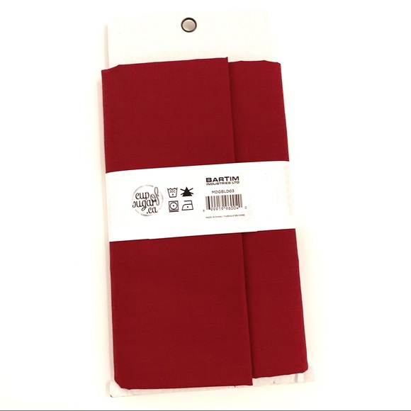 🍒2/20$ FABRIC CREATIONS Polyester Cotton Red Fabric - Picture 2 of 3